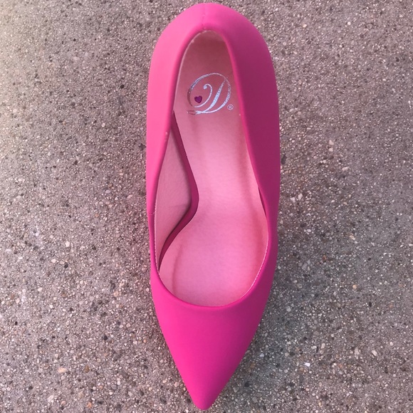 1 left! Delicious Hot Pink Closed Toe PUMP 4” Heel - Picture 5 of 6
